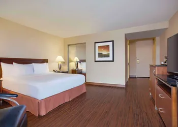 Hilton Chicago O'Hare Airport hotel thumbnail 7