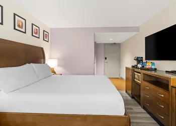 Hilton Garden Inn Chicago Downtown Riverwalk hotel thumbnail 6
