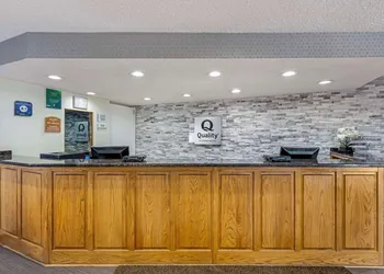Quality Inn & Suites Lincoln South hotel thumbnail 2
