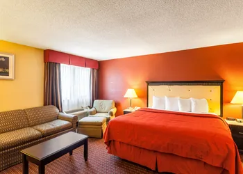 Quality Inn & Suites Lincoln South hotel thumbnail 4