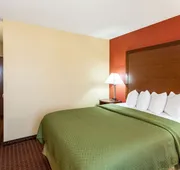 Quality Inn & Suites Lincoln South hotel detail image 7