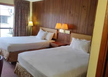 Stones Motel hotel thumbnail 3
