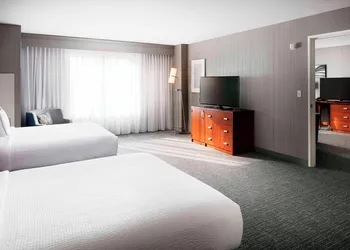Courtyard by Marriott Indianapolis Downtown hotel thumbnail 5