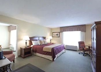 Swan Lake Resort hotel thumbnail 3
