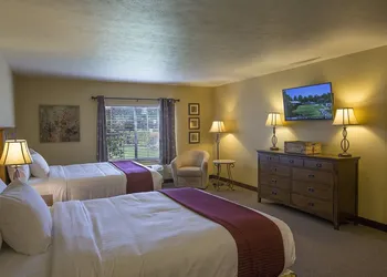 Swan Lake Resort hotel thumbnail 6