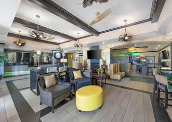 Best Western Plus Emerald Inn & Suites hotel thumbnail 2