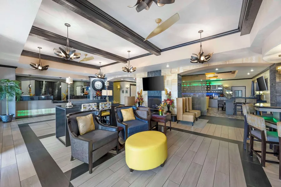 Best Western Plus Emerald Inn & Suites hotel detail image 2
