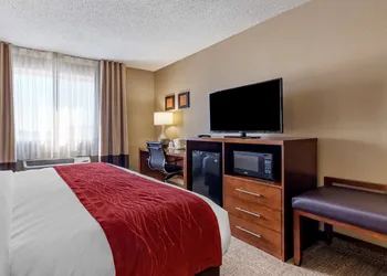 Comfort Inn & Suites Hays I-70 hotel thumbnail 4