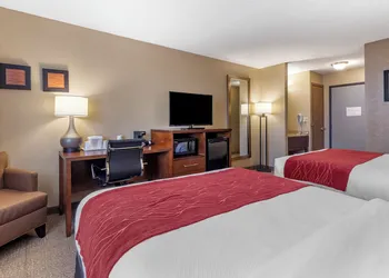 Comfort Inn & Suites Hays I-70 hotel thumbnail 8