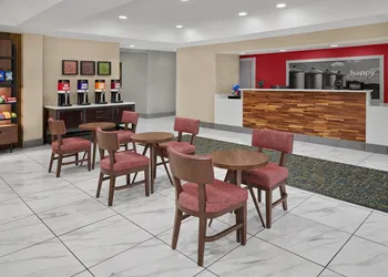 Hampton Inn Kansas City The Legends hotel thumbnail 3