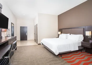 Holiday Inn Express & Suites Glasgow by IHG hotel thumbnail 3