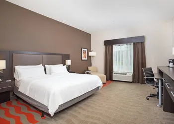 Holiday Inn Express & Suites Glasgow by IHG hotel thumbnail 8