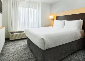 TownePlace Suites Garden City hotel thumbnail 4