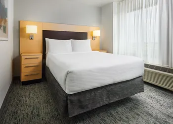 TownePlace Suites Garden City hotel thumbnail 6