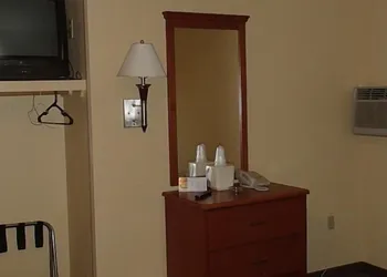 Royal Inn of New Orleans hotel thumbnail 5