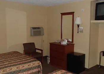 Royal Inn of New Orleans hotel thumbnail 7