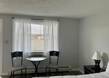 Lincoln House Motel hotel thumbnail 2