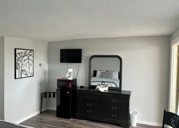 Lincoln House Motel hotel thumbnail 5