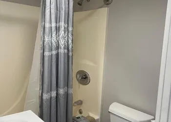 Lincoln House Motel hotel thumbnail 6