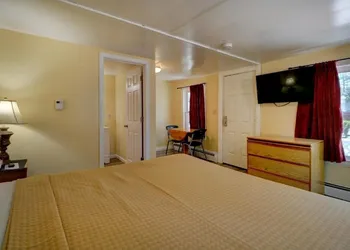 Brookside Inn & Cottages hotel thumbnail 7