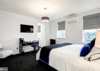 BlancNoir Bed & Breakfast hotel thumbnail 8