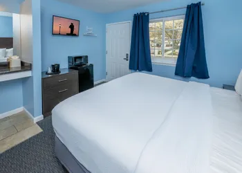 Commander Beach House Hotel hotel thumbnail 7