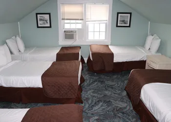 The Burgundy Inn hotel thumbnail 2