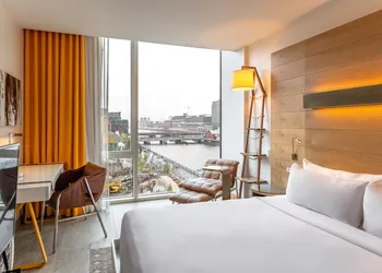 The Envoy Hotel, Autograph Collection hotel thumbnail 6