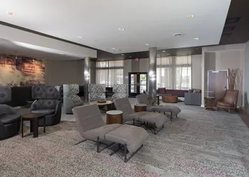 Courtyard Bay City hotel thumbnail 3