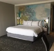 Courtyard Bay City hotel detail image 4
