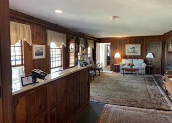 Lighthouse Inn hotel thumbnail 3