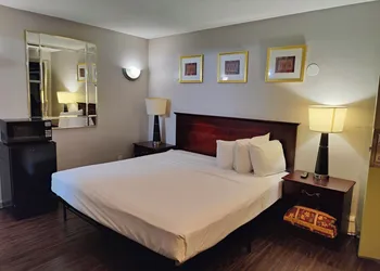 Capri Motel hotel thumbnail 2
