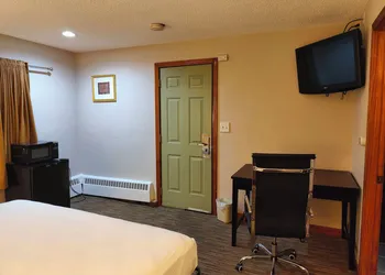 Capri Motel hotel thumbnail 7