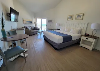 Pointes North Beachfront Hotel – 2 Person Spa Tub Studios hotel thumbnail 3