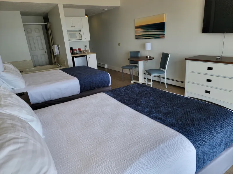 Pointes North Beachfront Hotel – 2 Person Spa Tub Studios hotel detail image 6