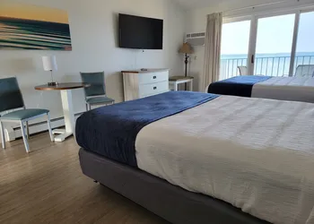 Pointes North Beachfront Hotel – 2 Person Spa Tub Studios hotel thumbnail 8