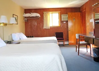 Indianhead Ironwood Motel hotel thumbnail 3