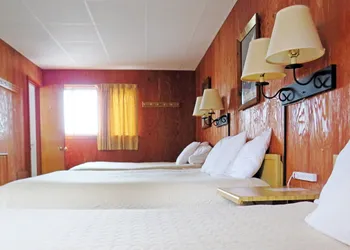 Indianhead Ironwood Motel hotel thumbnail 4