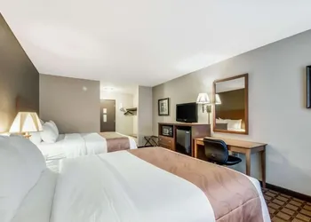 Quality Inn & Suites Newberry hotel thumbnail 6