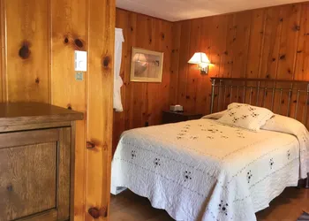 Ludington Blue Spruce Inn hotel thumbnail 2