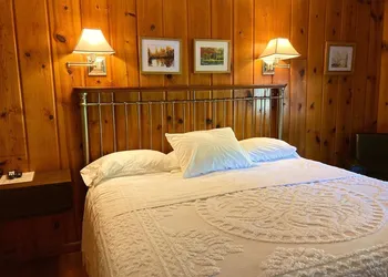 Ludington Blue Spruce Inn hotel thumbnail 3