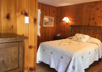 Ludington Blue Spruce Inn hotel thumbnail 2