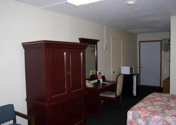 Budget Inn hotel thumbnail 5