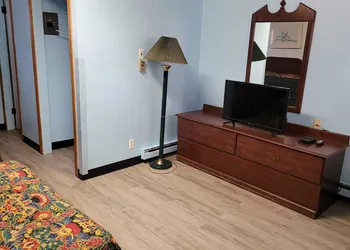 Budget Inn hotel thumbnail 8