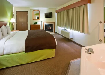 AmericInn by Wyndham Thief River Falls hotel thumbnail 8