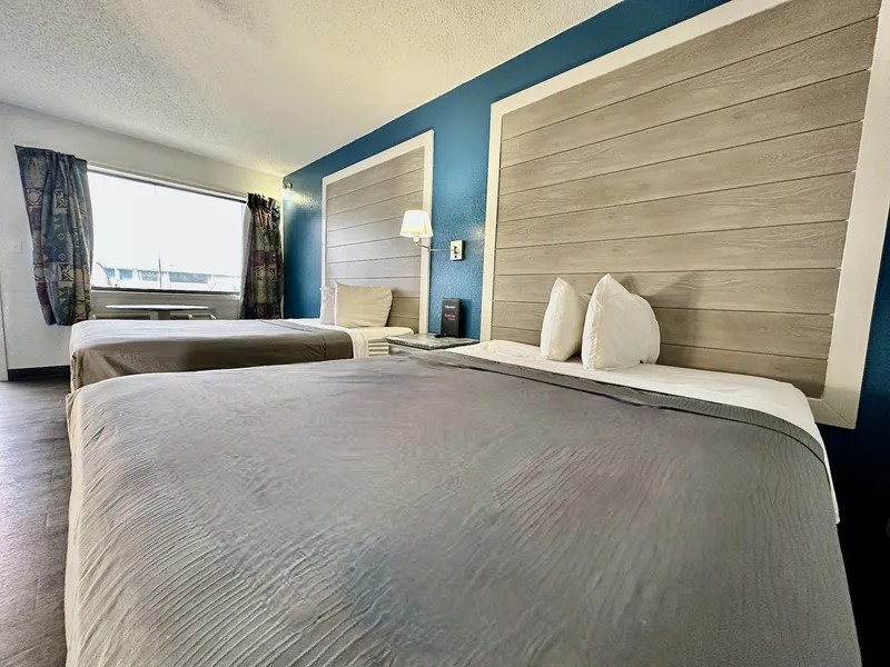 Ozark Inn & Suites hotel detail image 6