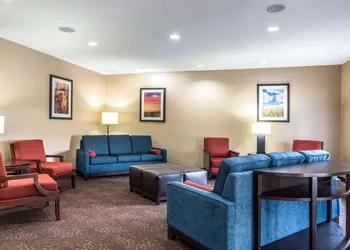Comfort Inn & Suites - Hannibal hotel thumbnail 3