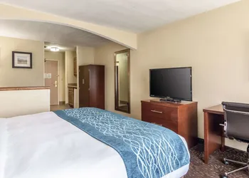 Comfort Inn & Suites - Hannibal hotel thumbnail 7