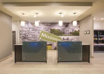 La Quinta Inn & Suites by Wyndham Hattiesburg - I-59 hotel thumbnail 2