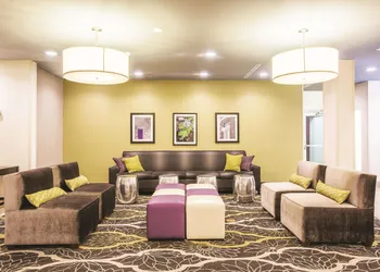 La Quinta Inn & Suites by Wyndham Hattiesburg - I-59 hotel thumbnail 3